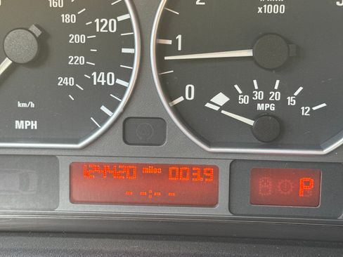 Used 2003 BMW 330xi Sedan image 26