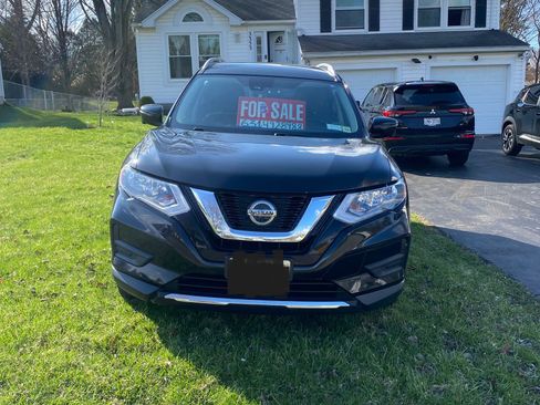 Used 2020 Nissan Rogue SV w/ Premium Package image 5