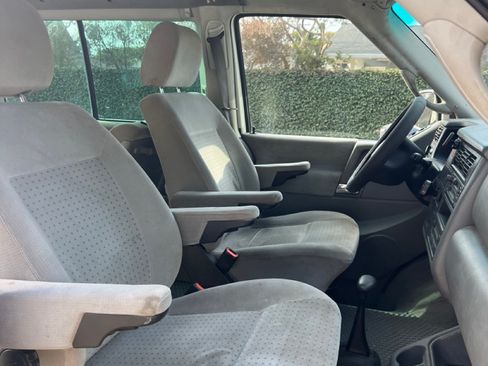 Used 2002 Volkswagen Eurovan GLS FWD image 10