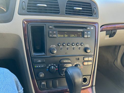 Used 2007 Volvo V70 2.5T image 5