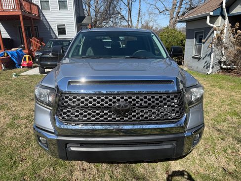 Used 2018 Toyota Tundra SR5 w/ SR5 Upgrade Package image 6