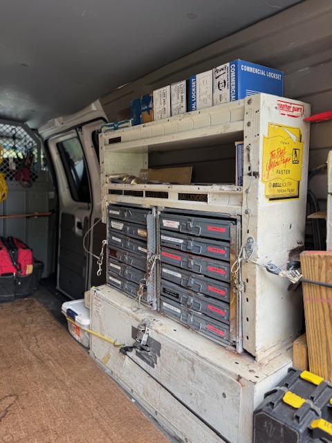 Used 2001 Ford E-250 and Econoline 250 RWD image 10