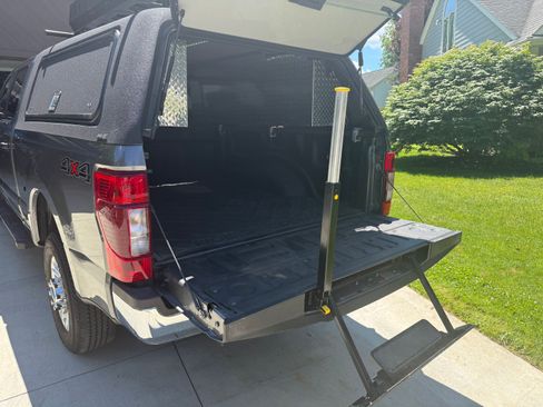 Used 2022 Ford F250 XLT AWD/4WD image 5