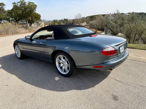 Used 2001 Jaguar XK8 Convertible image 4
