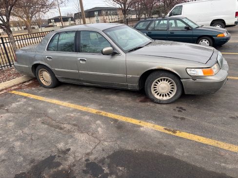 Used 1999 Mercury Grand Marquis LS image 2