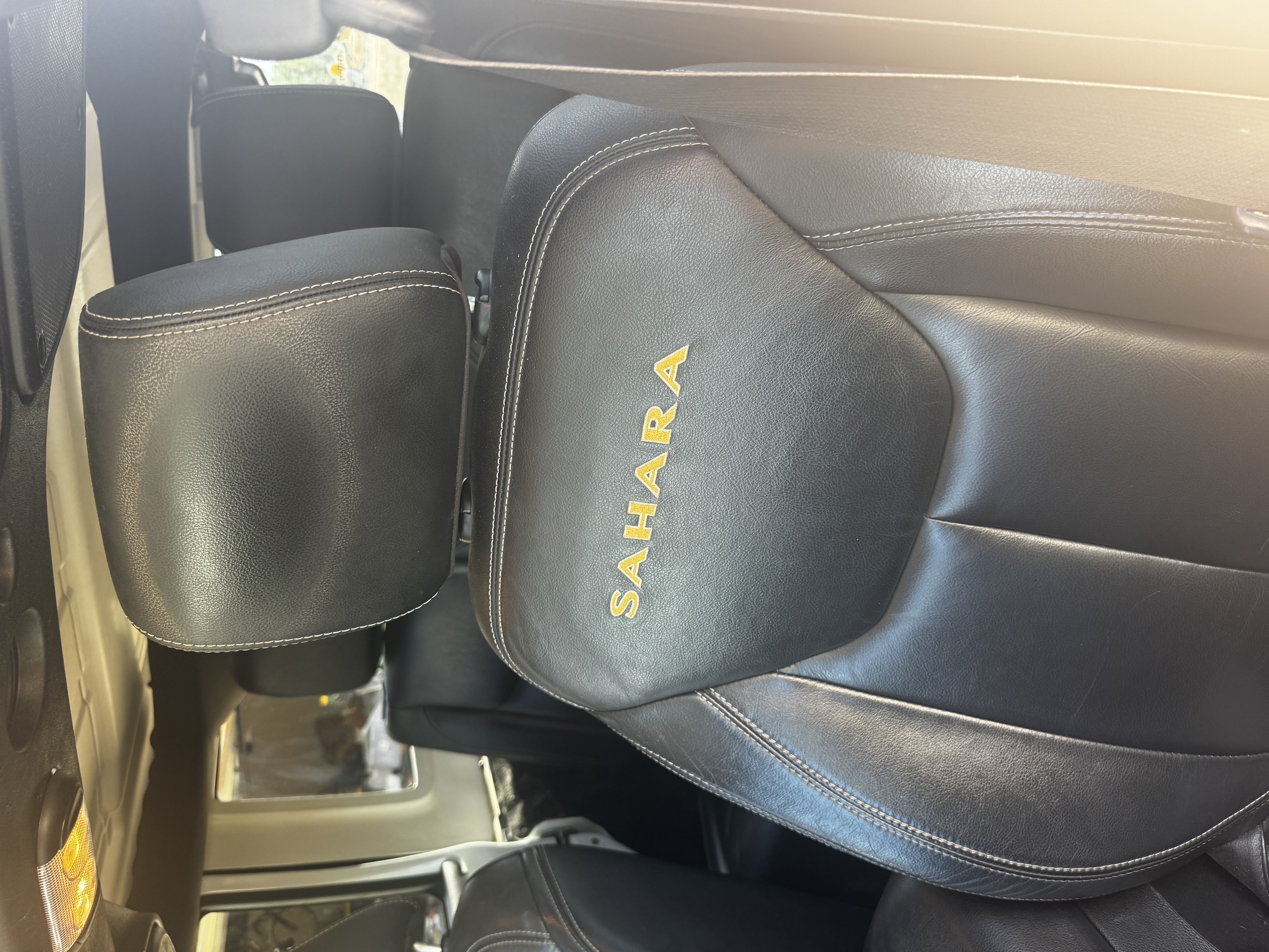 Used 2015 Jeep Wrangler Unlimited Sahara AWD/4WD image 16