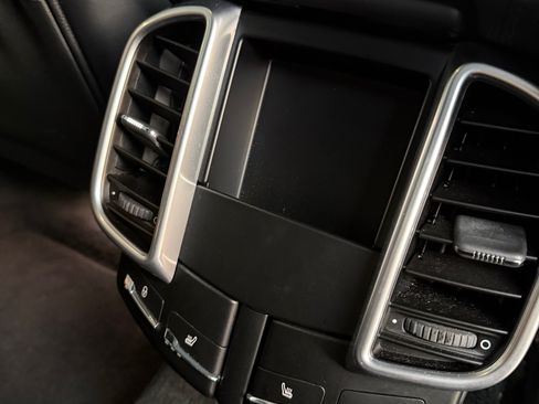 Used 2017 Porsche Cayenne S w/ Premium Plus Package image 16