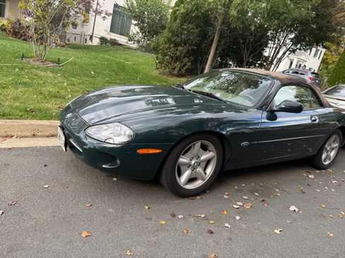 Used 1998 Jaguar XK8 Convertible image 1