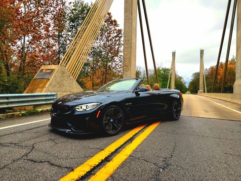 Used 2015 BMW M4 Convertible image 8