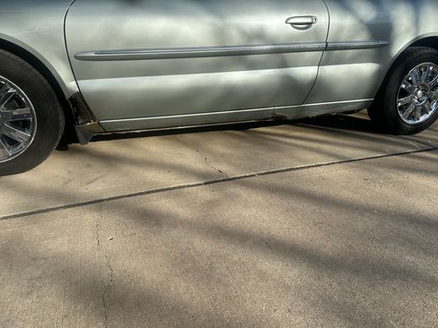 Used 2004 Chrysler Sebring Limited image 16