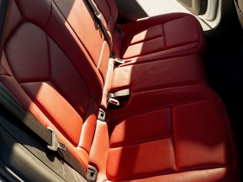 Used 2015 Porsche Macan Turbo image 20