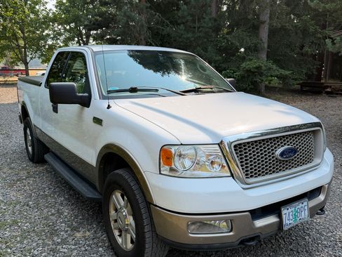Used 2004 Ford F150 Lariat AWD/4WD image 2