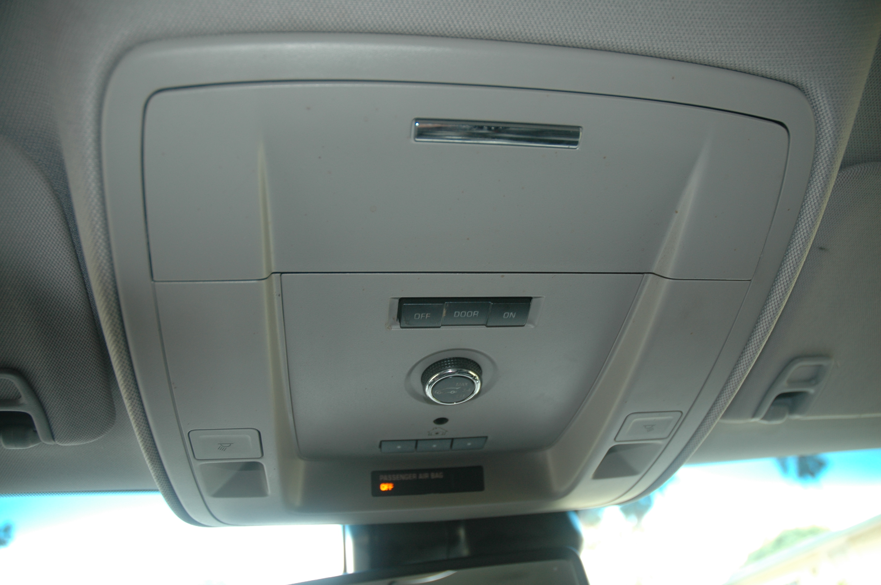 Used 2015 Chevrolet Tahoe LT RWD image 17