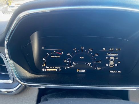 Used 2017 Lincoln Continental Reserve w/ Luxury Package image 2