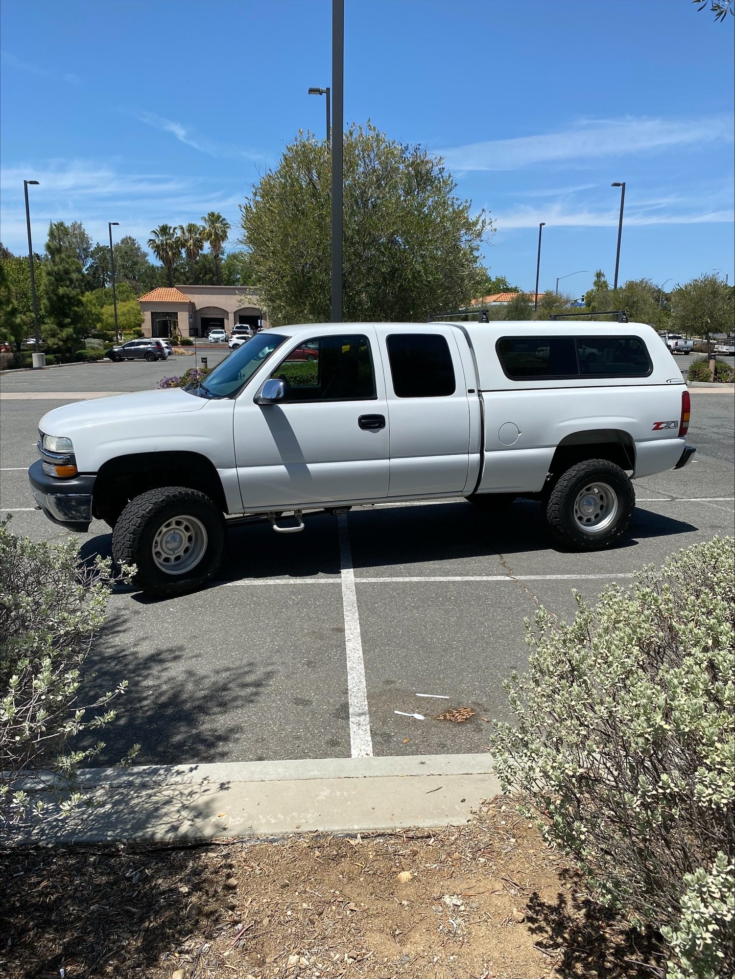 Used 2000 Chevrolet Silverado 1500 LS w/ Off-Road Chassis Pkg AWD/4WD image 8