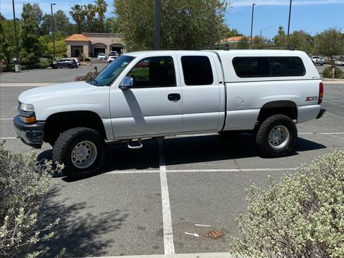 Used 2000 Chevrolet Silverado 1500 4x4 Extended Cab image 8