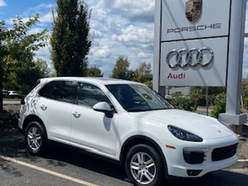 Used 2016 Porsche Cayenne image 1