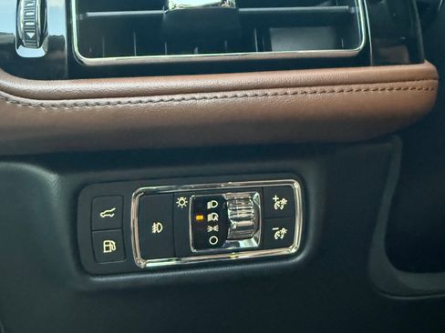 Used 2020 Lincoln Aviator Grand Touring w/ Equipment Group 302A image 16