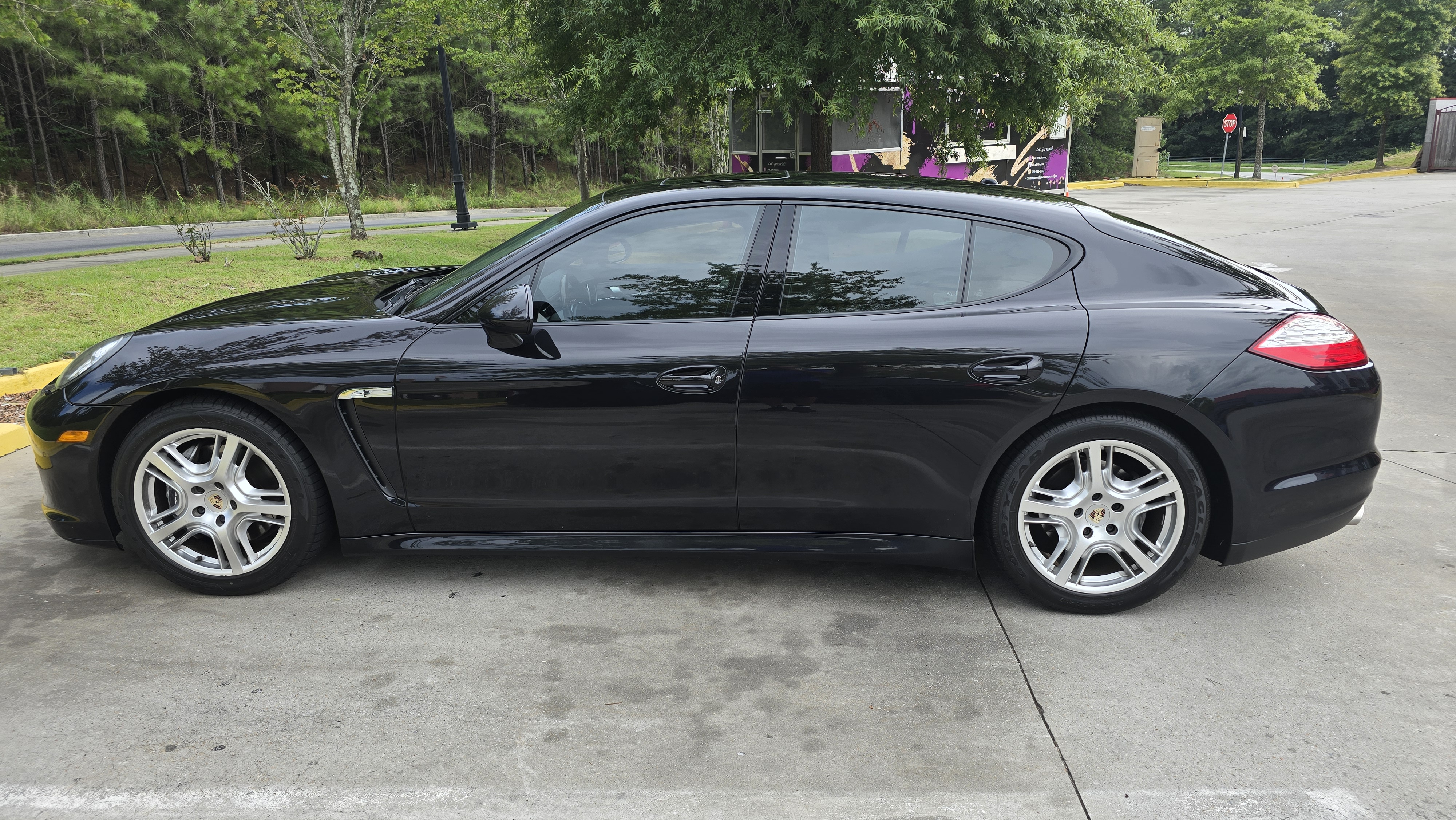 Used 2012 Porsche Panamera 4 image 9