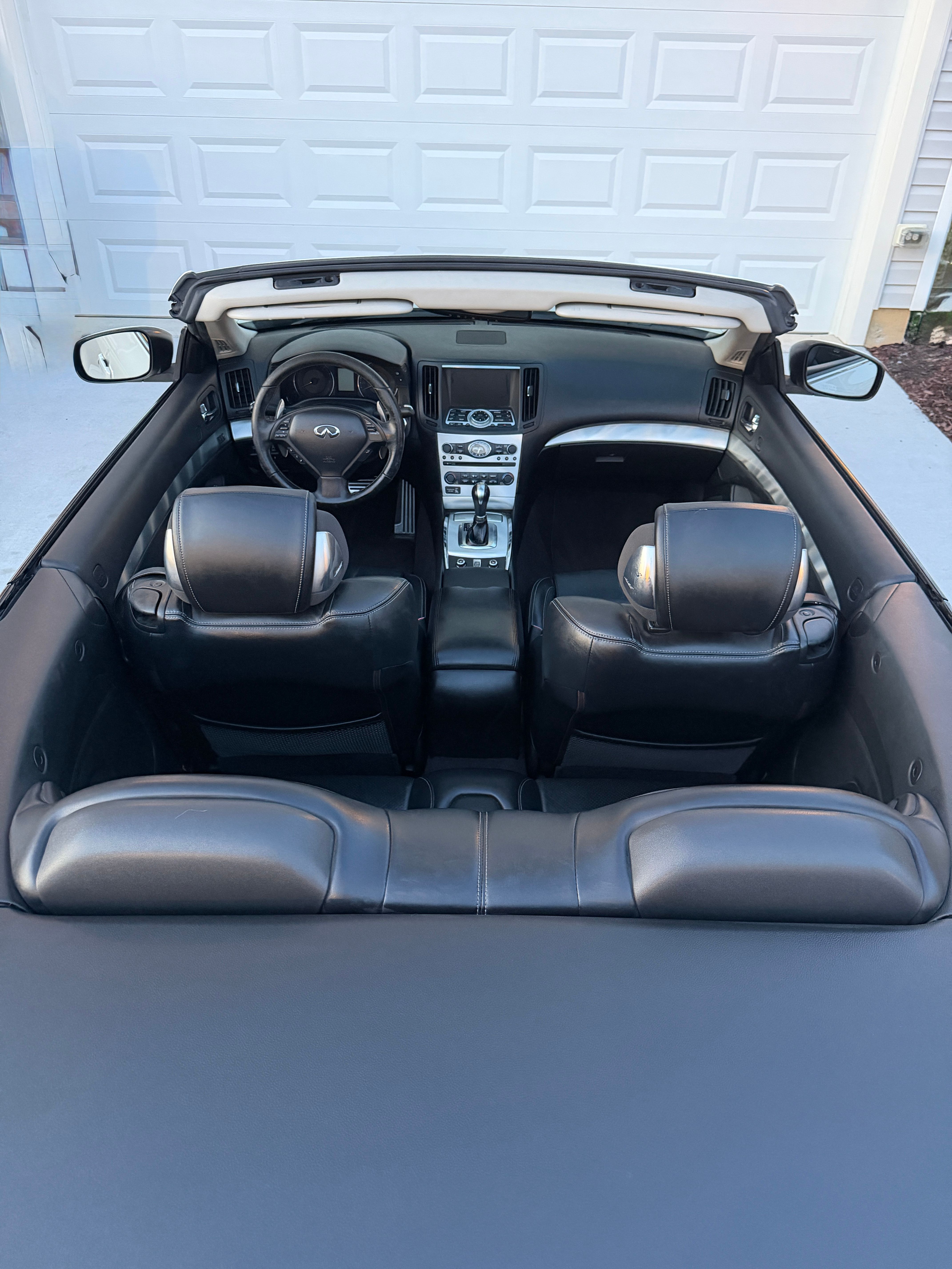 Used 2010 INFINITI G37 Convertible w/ Premium Pkg RWD image 17