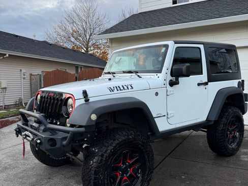 Used 2017 Jeep Wrangler Sport image 9