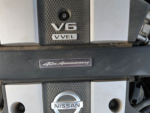 Used 2010 Nissan 370Z Touring w/ Sport Pkg image 14