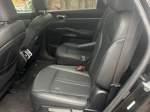 Used 2022 Kia Sorento SX w/ Panoramic Sunroof Package image 9