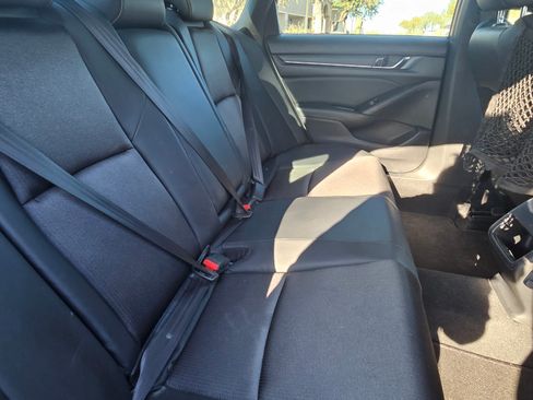 Used 2018 Honda Accord Sport image 6