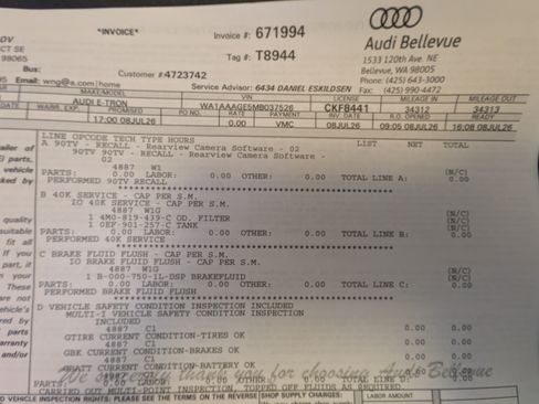 Used 2021 Audi e-tron Premium w/ Convenience Plus Package AWD/4WD image 18