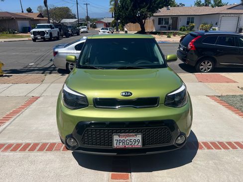 Used 2016 Kia Soul + FWD image 6