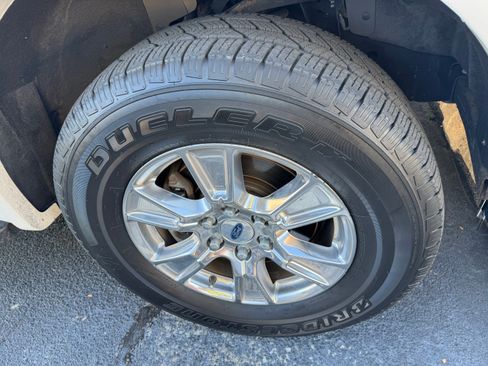 Used 2015 Ford F150 Lariat AWD/4WD image 22