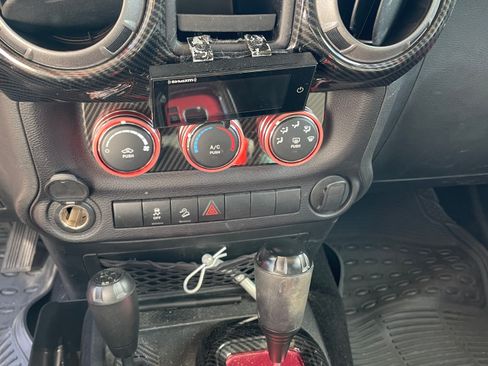 Used 2016 Jeep Wrangler Unlimited Sport image 12