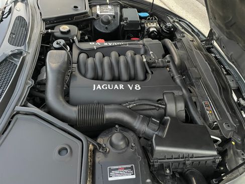 Used 1998 Jaguar XK8 Convertible image 13