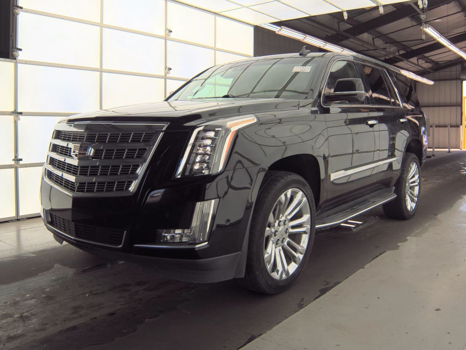 Used 2018 Cadillac Escalade Luxury w/ LPO, Radiant Package AWD/4WD image 18