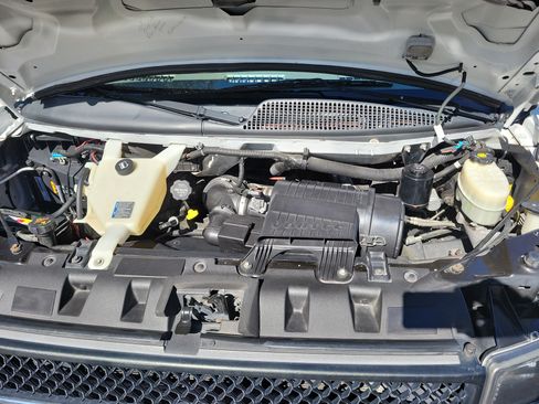 Used 2017 Chevrolet Express 3500 LT w/ LT Preferred Equipment Group image 9