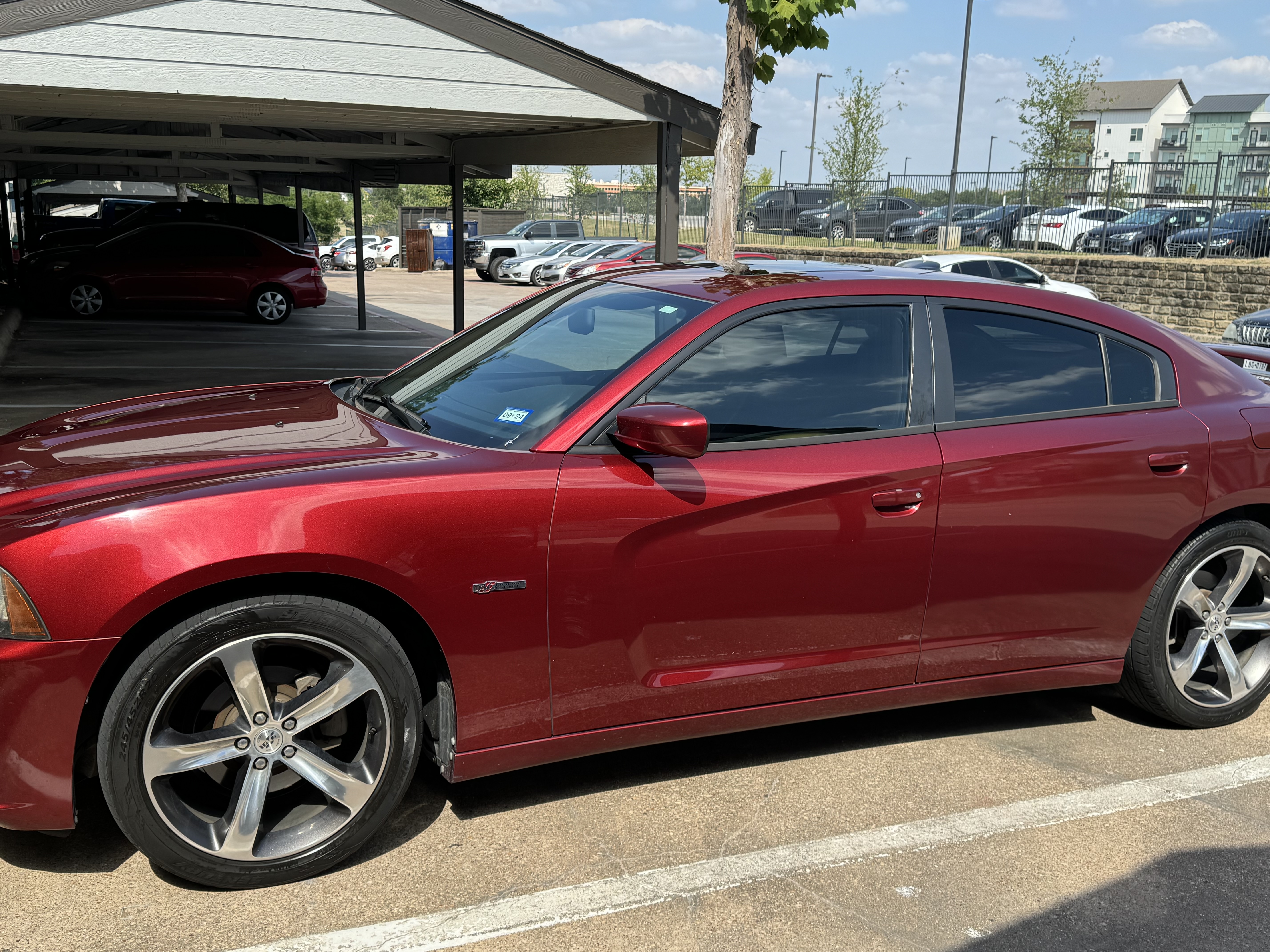 Used 2014 Dodge Charger SXT RWD image 2