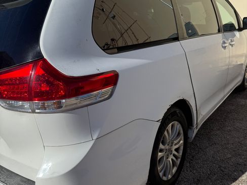 Used 2011 Toyota Sienna XLE image 9