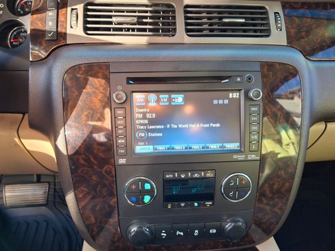 Used 2013 GMC Sierra 2500 Denali w/ Suspension Package, Off-Road image 11