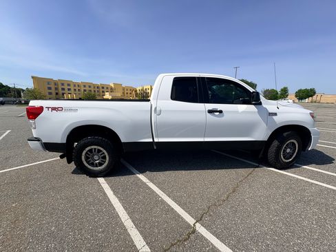 Used 2010 Toyota Tundra 4x4 Double Cab image 5