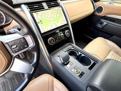 Used 2023 Land Rover Discovery HSE R-Dynamic image 9