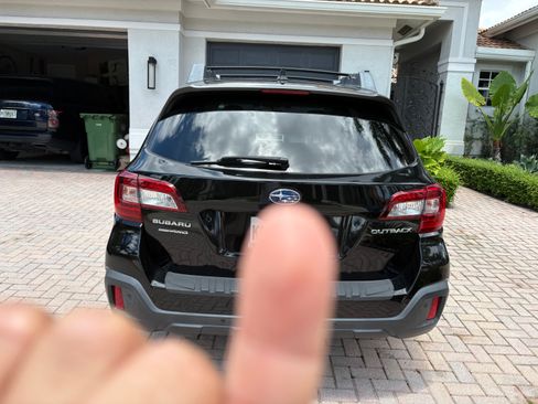 Used 2018 Subaru Outback 2.5i Limited image 11