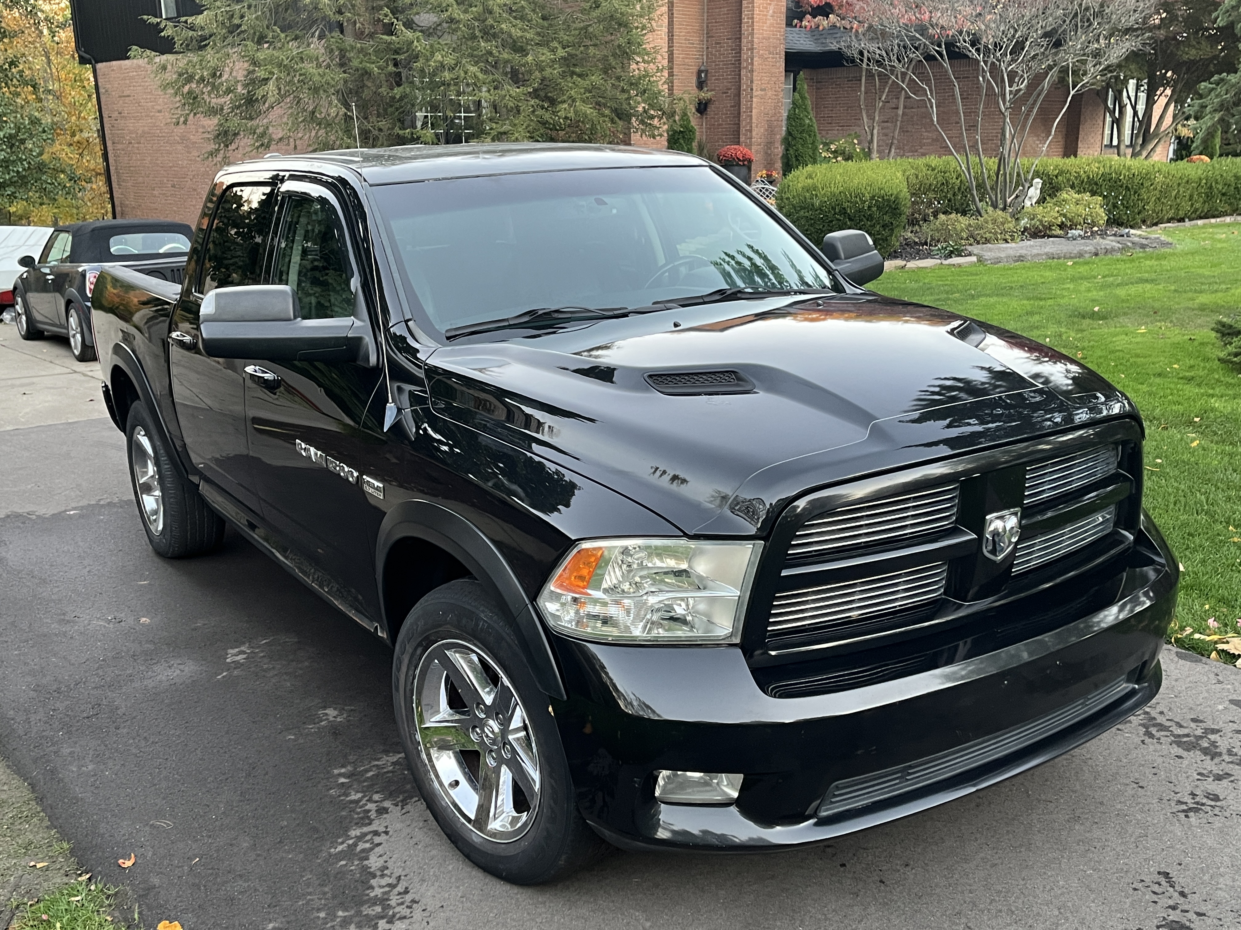 Used 2011 RAM 1500 Sport w/ Sport Premium Group AWD/4WD image 23