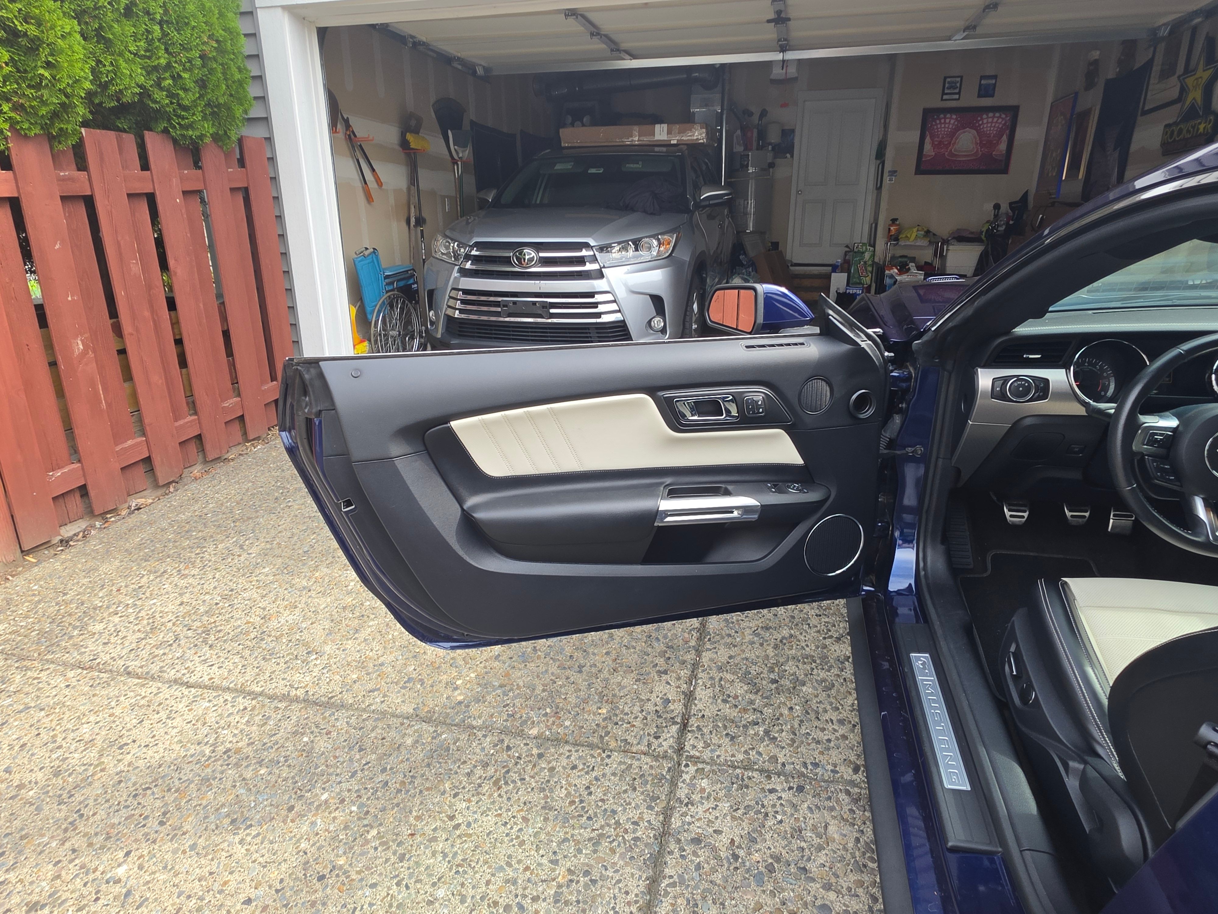 Used 2015 Ford Mustang 50 Years RWD image 4