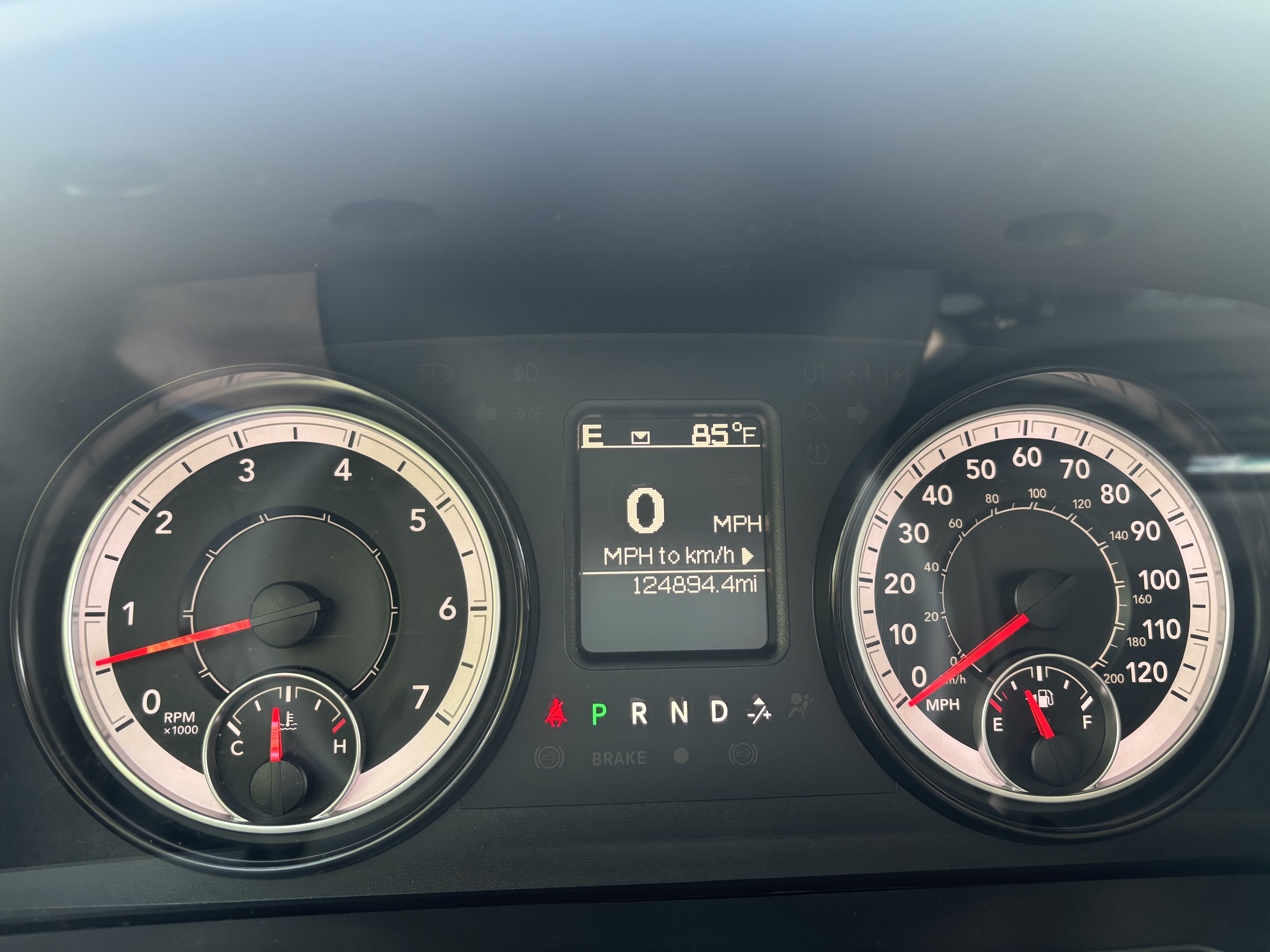 Used 2018 RAM 1500 Classic SLT AWD/4WD image 9