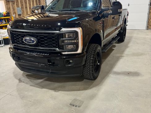 Used 2023 Ford F250 Lariat w/ Lariat Ultimate Package image 2