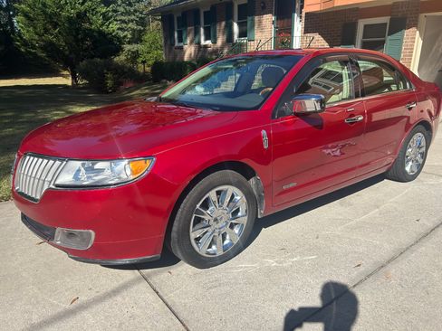 Used 2012 Lincoln MKZ Hybrid image 2
