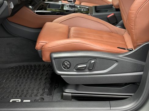 Used 2024 Audi Q5 2.0T Premium Plus w/ Premium Plus Package image 8