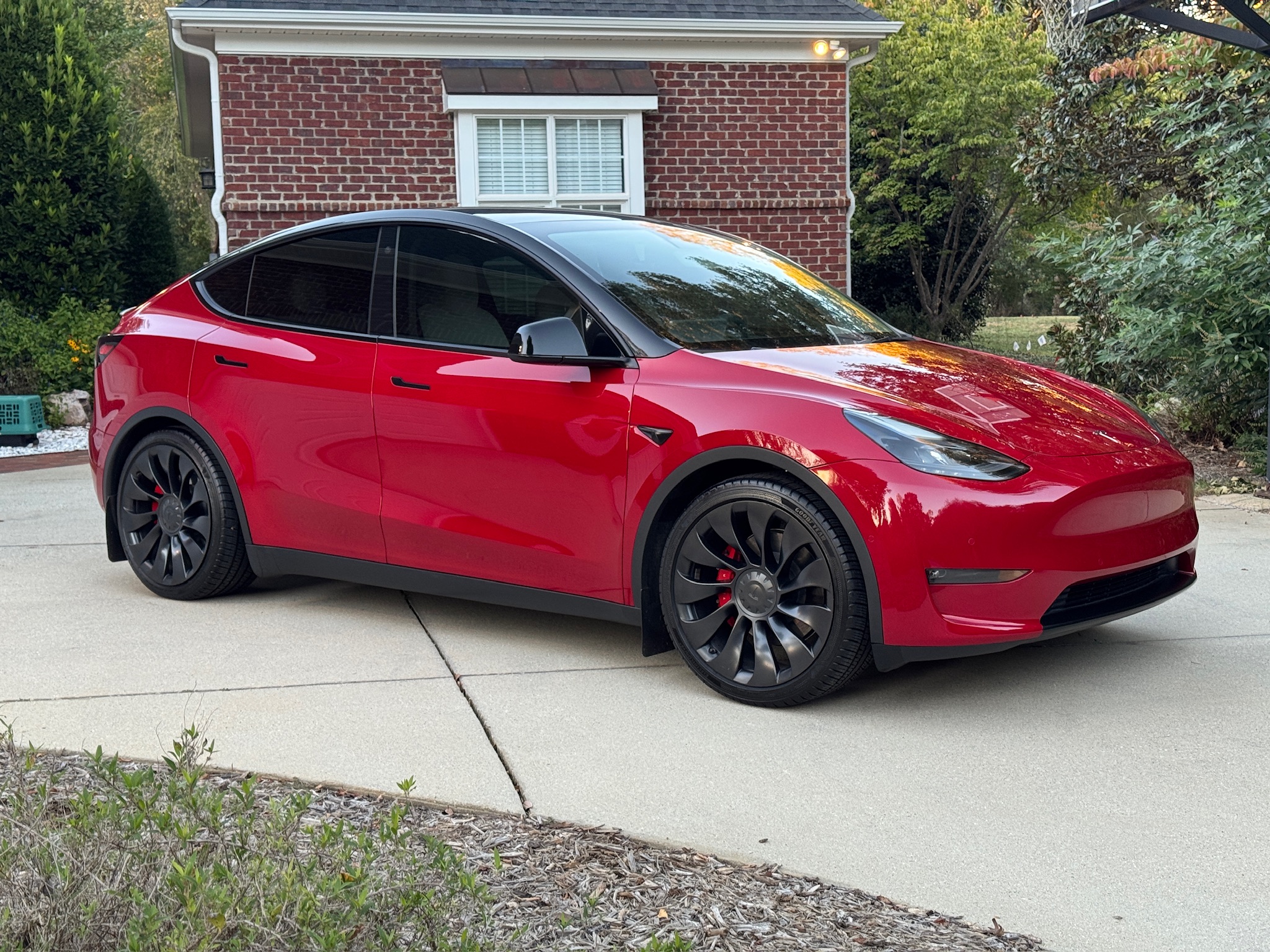 Used 2022 Tesla Model Y Performance AWD/4WD image 1