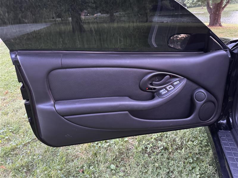 Used 2001 Pontiac Firebird Trans Am RWD image 14