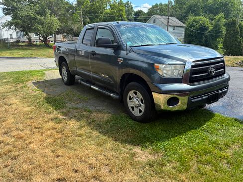 Used 2010 Toyota Tundra 4x4 Double Cab image 1